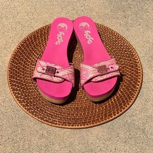 Flogg awesome bright pink comfort, platform sandals.